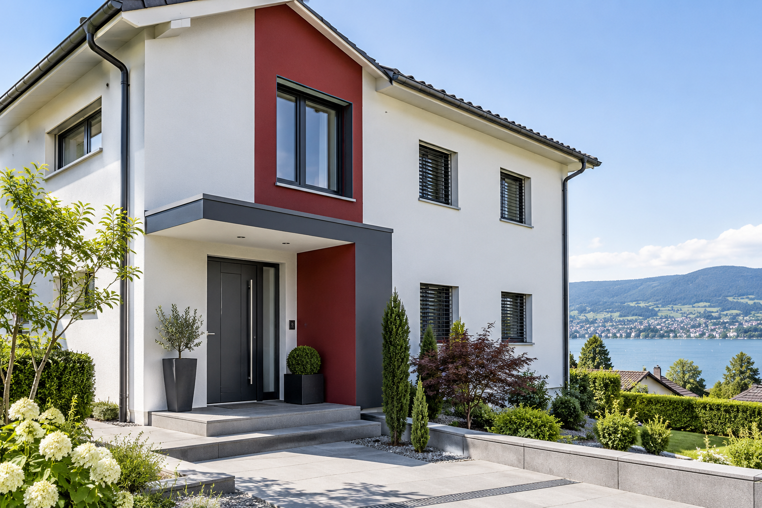 Fertig renovierte Fassade eines modernen Wohnhauses